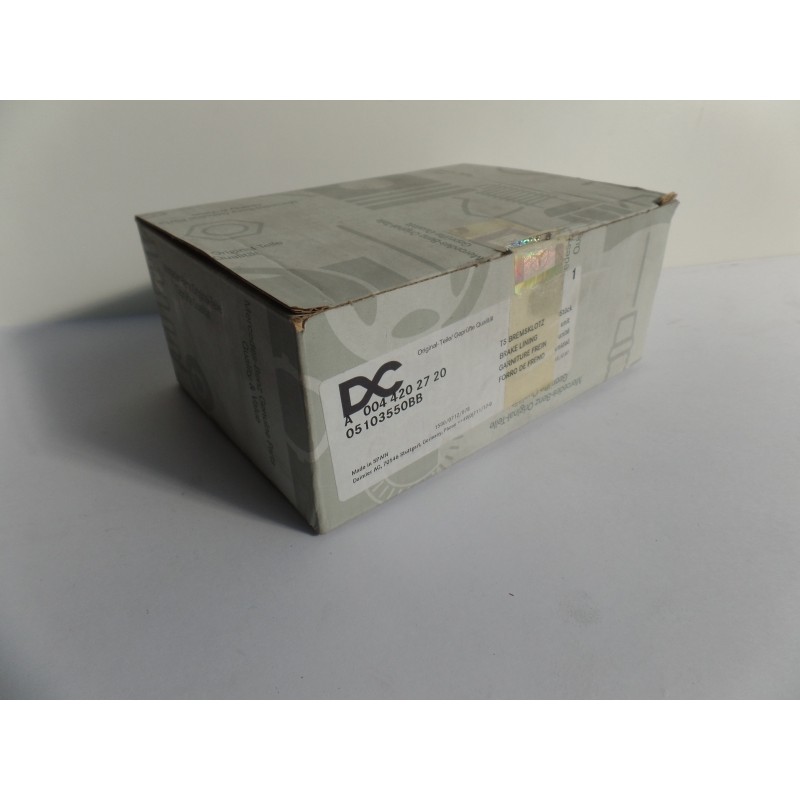 Pièce pour MERCEDES-BENZ - Brake Pad Set A0044202720