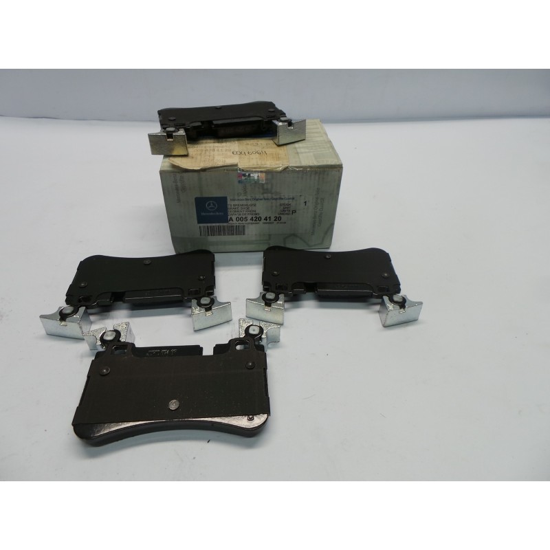 Pièce pour MERCEDES-BENZ - Brake Pad Set A0054204120