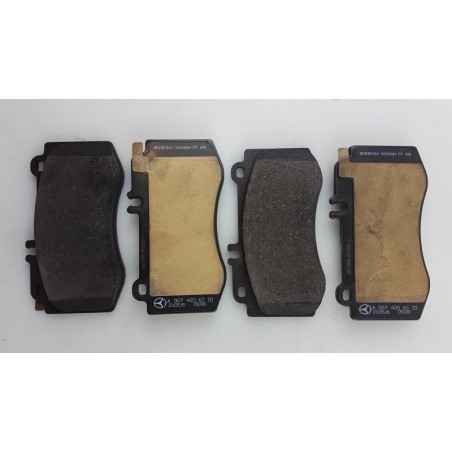 Pièce pour MERCEDES-BENZ - Brake Pad Set A0074206320