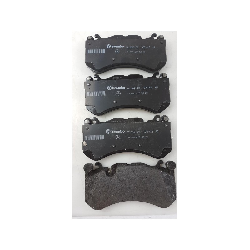 Pièce pour MERCEDES-BENZ - Brake Pad Set A0074206520