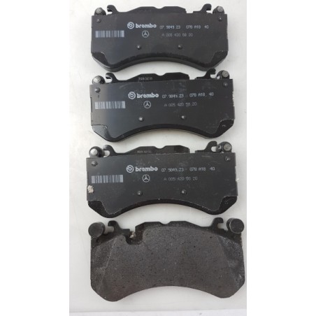 Pièce pour MERCEDES-BENZ - Brake Pad Set A0074206520