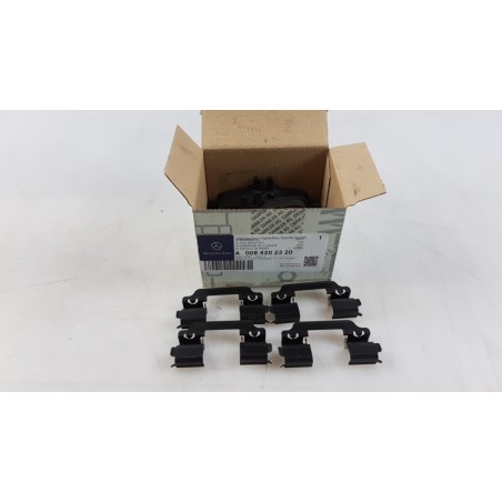 Pièce pour MERCEDES-BENZ - Brake Pad Set A0084202320