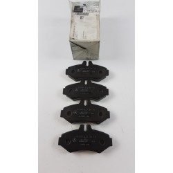 Pièce pour MERCEDES-BENZ - Brake Pad Set A0084204420