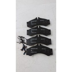 Pièce pour MERCEDES-BENZ - Brake Pad Set A0084204920