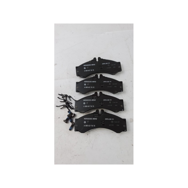 Pièce pour MERCEDES-BENZ - Brake Pad Set A0084204920