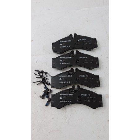 Pièce pour MERCEDES-BENZ - Brake Pad Set A0084204920