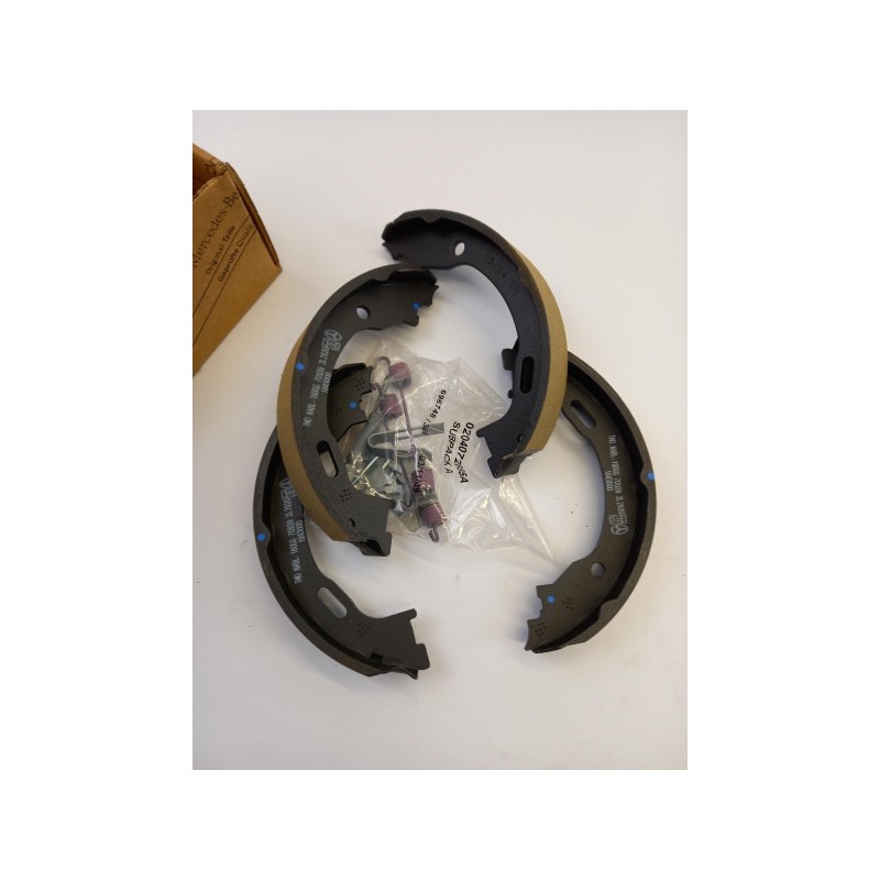 Pièce pour MERCEDES-BENZ - Brake Shoe Set, Parking Brake A1634202220
