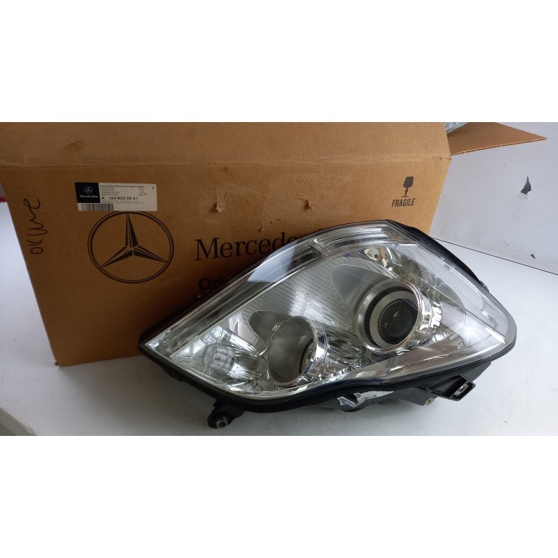 Pièce pour MERCEDES-BENZ - Headlight A1648200661