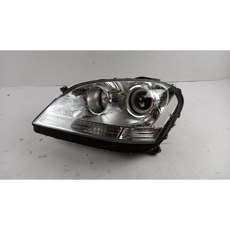 Pièce pour MERCEDES-BENZ - Headlight A164820476164