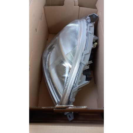 Pièce pour MERCEDES-BENZ - Headlight A1688201061