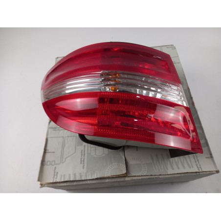 Pièce pour MERCEDES-BENZ - Combination Rearlight A1698202164