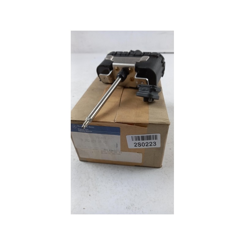 Pièce pour MERCEDES-BENZ - Wiper Motor A2028203842
