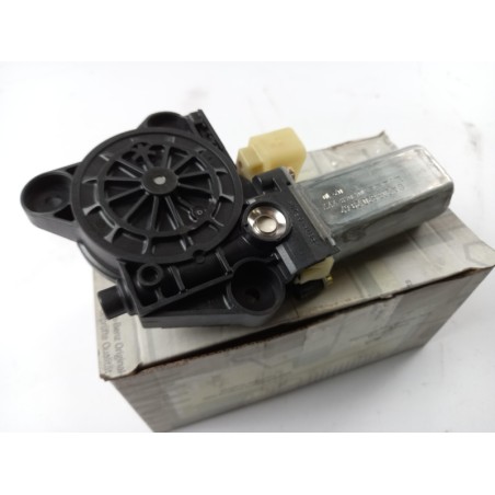 Pièce pour MERCEDES-BENZ - Electric Motor, Window Lift A2038202942