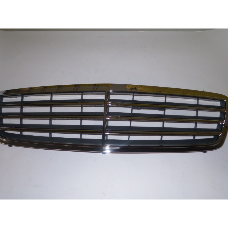 Pièce pour MERCEDES-BENZ - Radiator Grille A20388001237D11