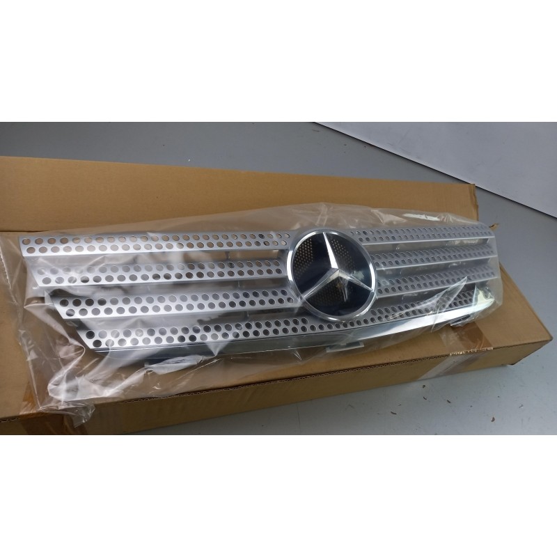 Pièce pour MERCEDES-BENZ - Radiator Grille A20388012839744