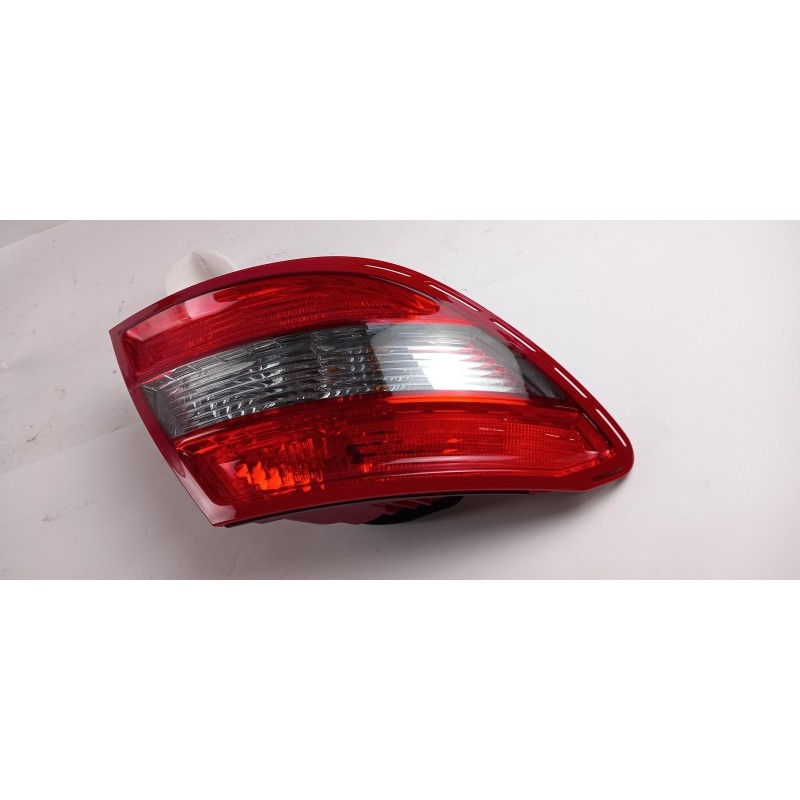 Pièce pour MERCEDES-BENZ - Combination Rearlight A2049068502