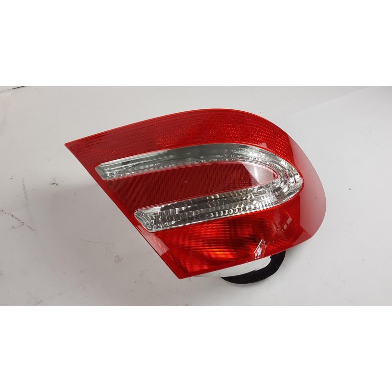 Pièce pour MERCEDES-BENZ - Combination Rearlight A2098200164