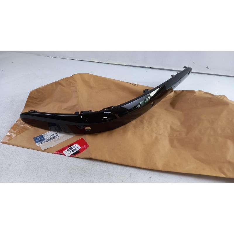 Pièce pour MERCEDES-BENZ - Trim/Protective Strip, Bumper A21188014129040