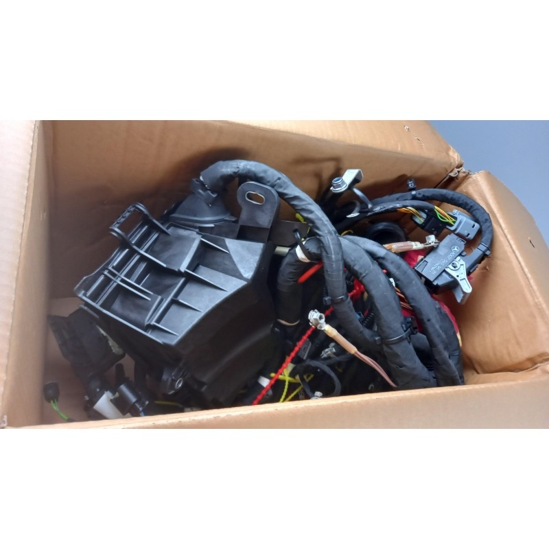 Pièce pour MERCEDES-BENZ - Cable Harness, Engine A2465401106