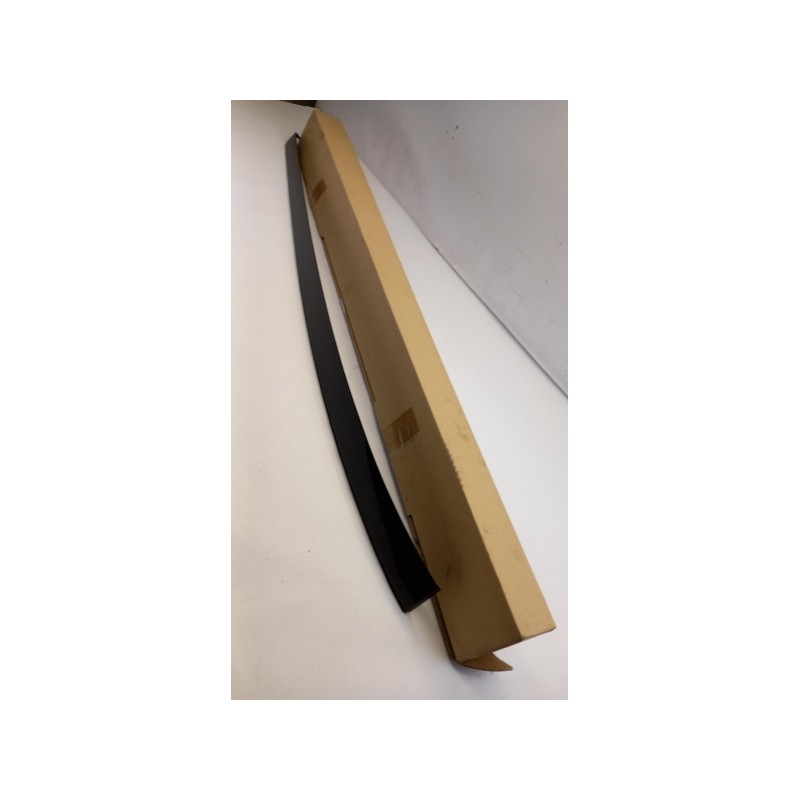 Pièce pour MERCEDES-BENZ - Trim/Protective Strip, Roof A2466901382