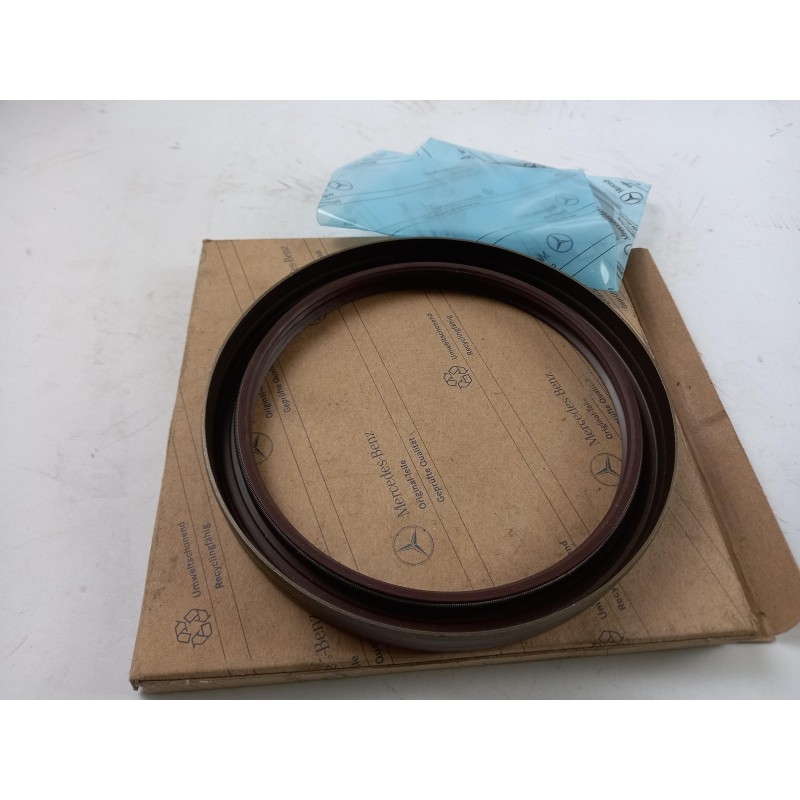 Pièce pour MERCEDES-BENZ - Gasket Set, Wheel Hub A3003500068