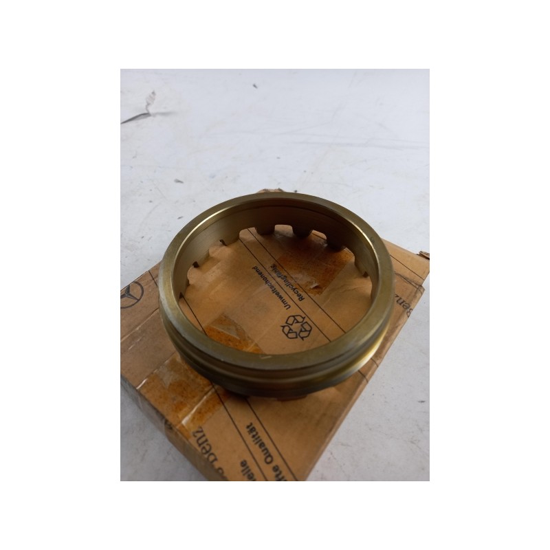 Pièce pour MERCEDES-BENZ - Screw A3833530125