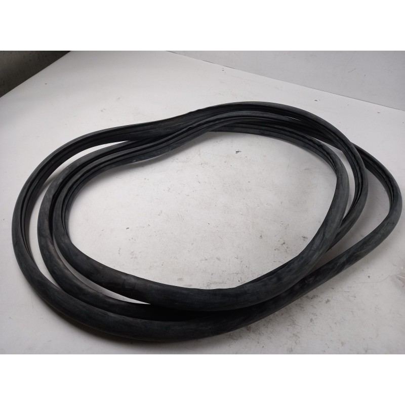 Pièce pour MERCEDES-BENZ - Seal, Windscreen A3896710020