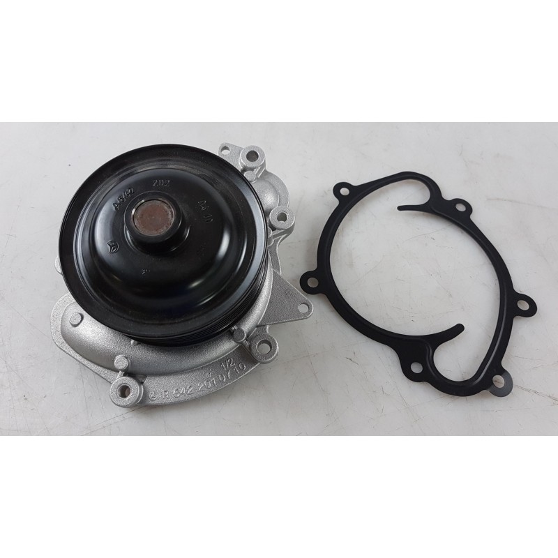 Pièce pour MERCEDES-BENZ - Water Pump A6422000701