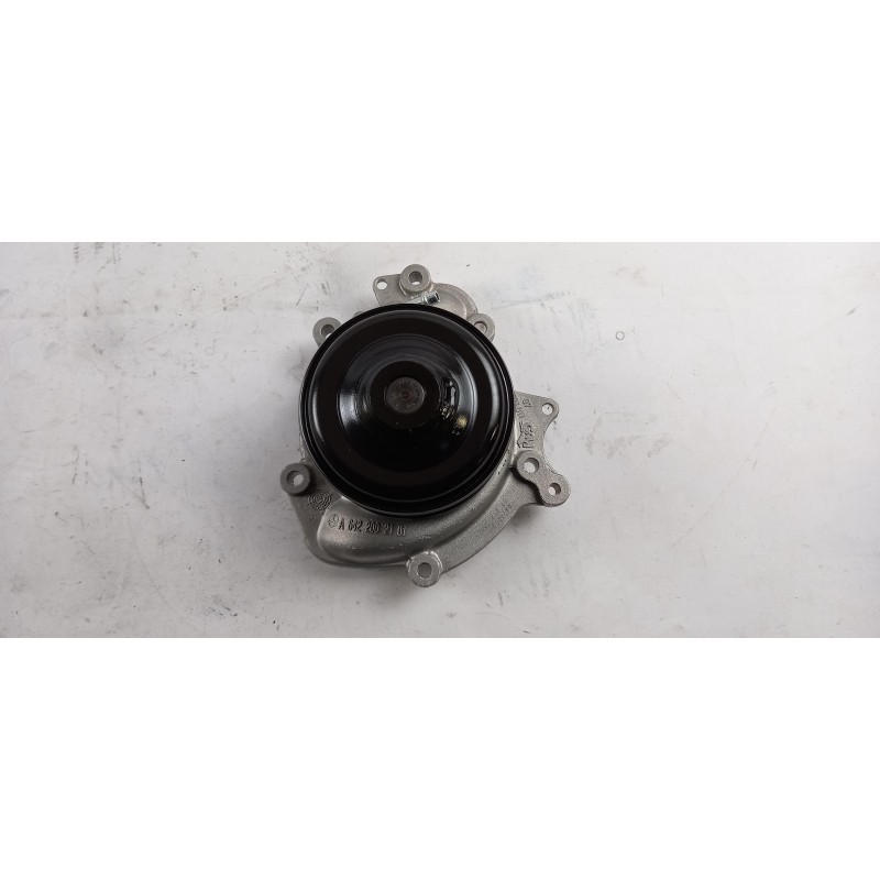 Pièce pour MERCEDES-BENZ - Water Pump A6422002101