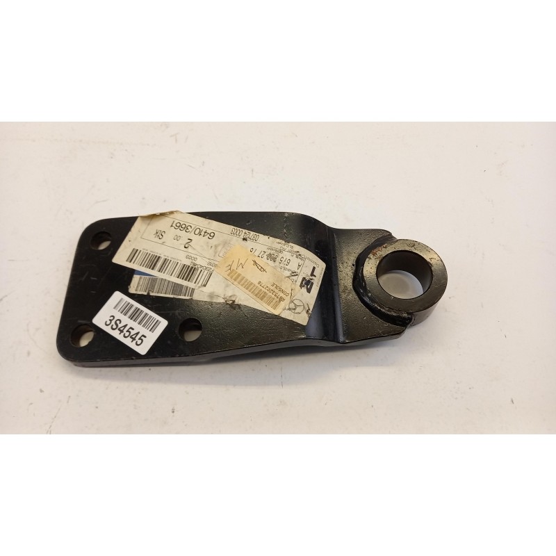 Pièce pour MERCEDES-BENZ - Bracket A6753202778
