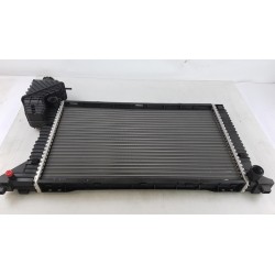 Pièce pour MERCEDES-BENZ - Radiator, Engine Cooling A9015003100