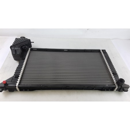 Pièce pour MERCEDES-BENZ - Radiator, Engine Cooling A9015003100