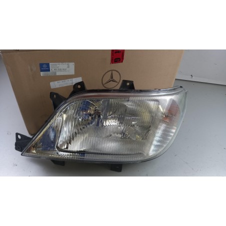 Pièce pour MERCEDES-BENZ - Headlight A9018201061