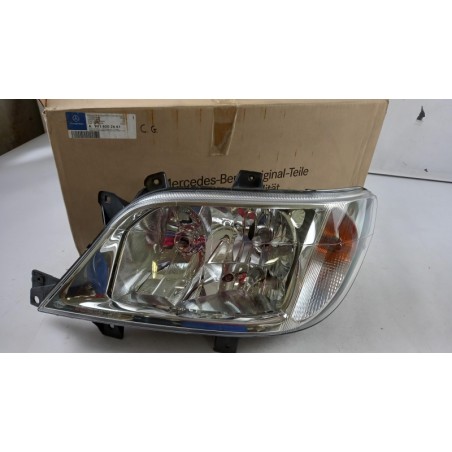 Pièce pour MERCEDES-BENZ - Headlight A9018202661