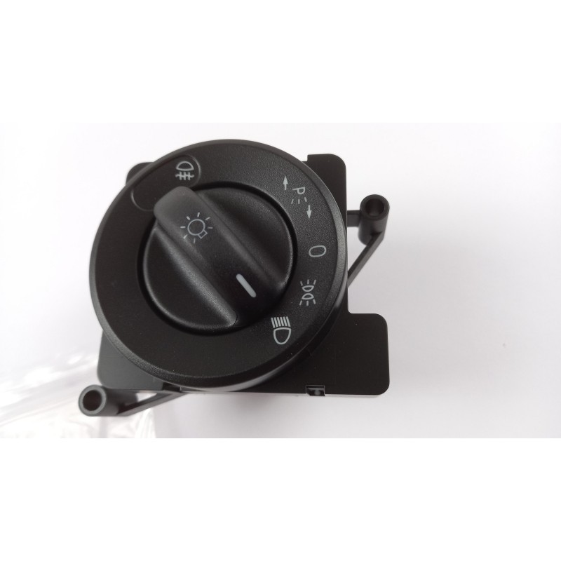 Pièce pour MERCEDES-BENZ - Switch, Headlight A9065450504
