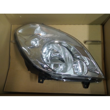 Pièce pour MERCEDES-BENZ - Headlight A9068200661