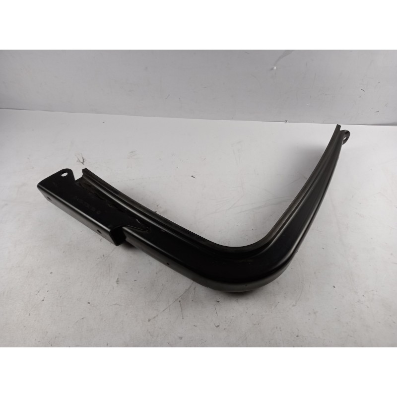 Pièce pour MERCEDES-BENZ - Holding Bracket A9304702842