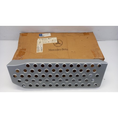 Pièce pour MERCEDES-BENZ - Foot Board A9416601128