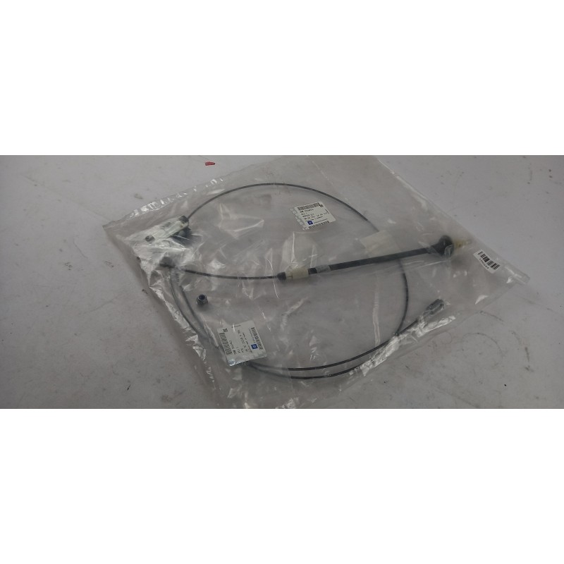 Pièce pour OPEL - Cable, Parking Brake 93168972