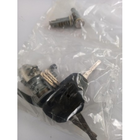 Pièce pour MERCEDES-BENZ - Lock Cylinder Kit A9608901968