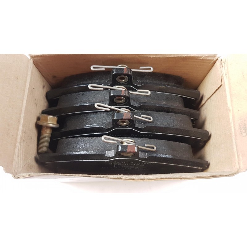 Pièce pour MITSUBISHI - Brake Pad Set M850976
