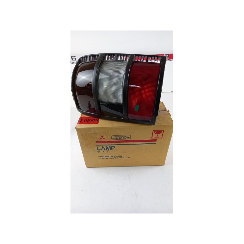 Pièce pour MITSUBISHI - Combination Rearlight MB831090
