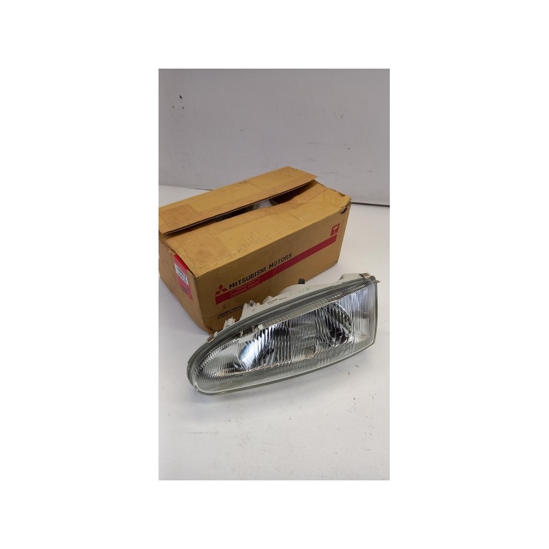 Pièce pour MITSUBISHI - Headlight MB907229