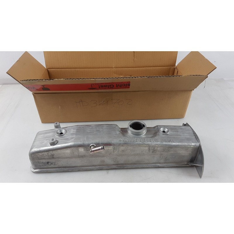 Pièce pour MITSUBISHI - Cylinder Head Cover MD311702