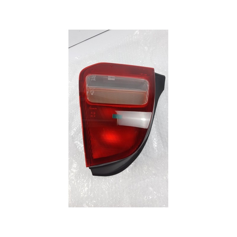 Pièce pour MITSUBISHI - Combination Rearlight MR273424