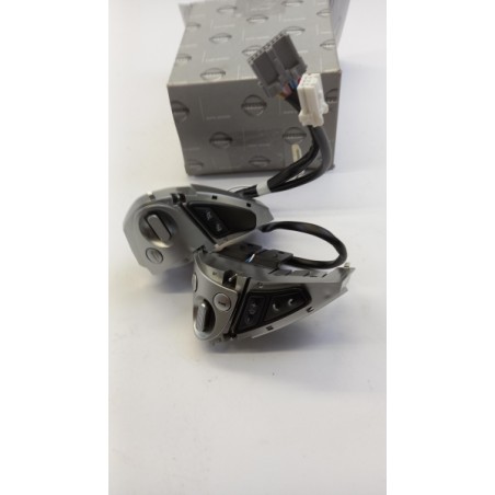 Pièce pour NISSAN - Steering Wheel Switch 25550BX81A