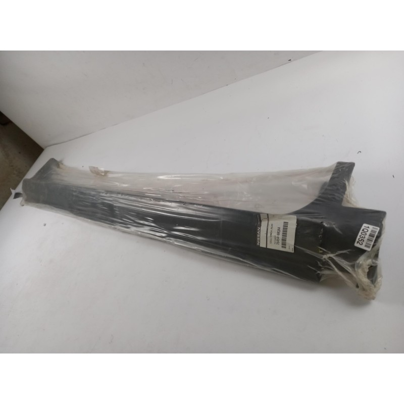 Pièce pour NISSAN - Cover, Door Sill 7645400QAA