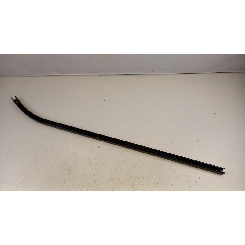 Pièce pour NISSAN - Guide Rail, Door 7779000QAE
