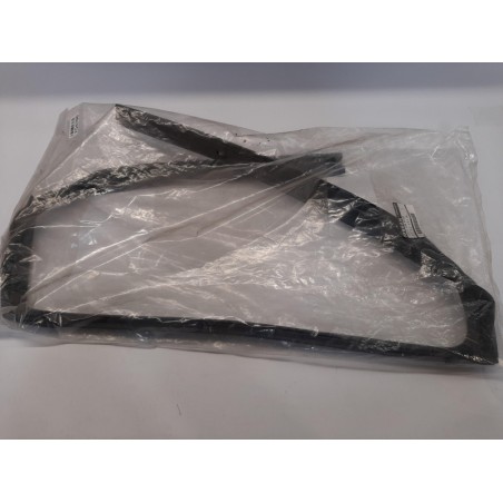 Pièce pour NISSAN - Seal, Door Window 823314EA1A