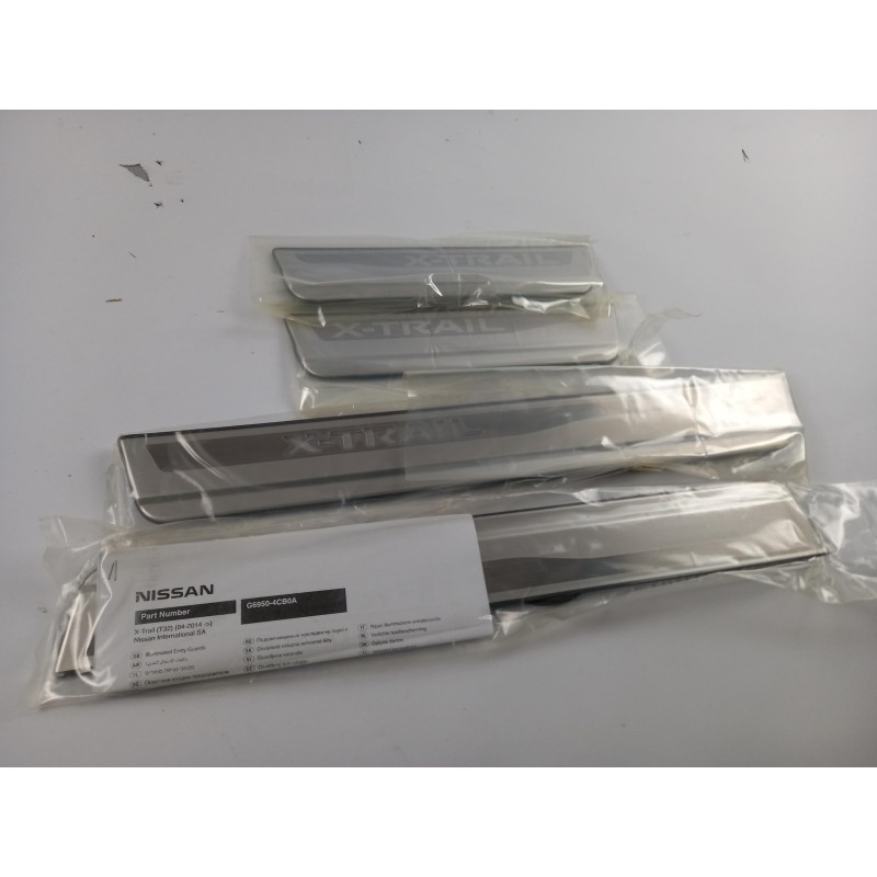 Pièce pour NISSAN - Sill Trim Set G69504CB0A